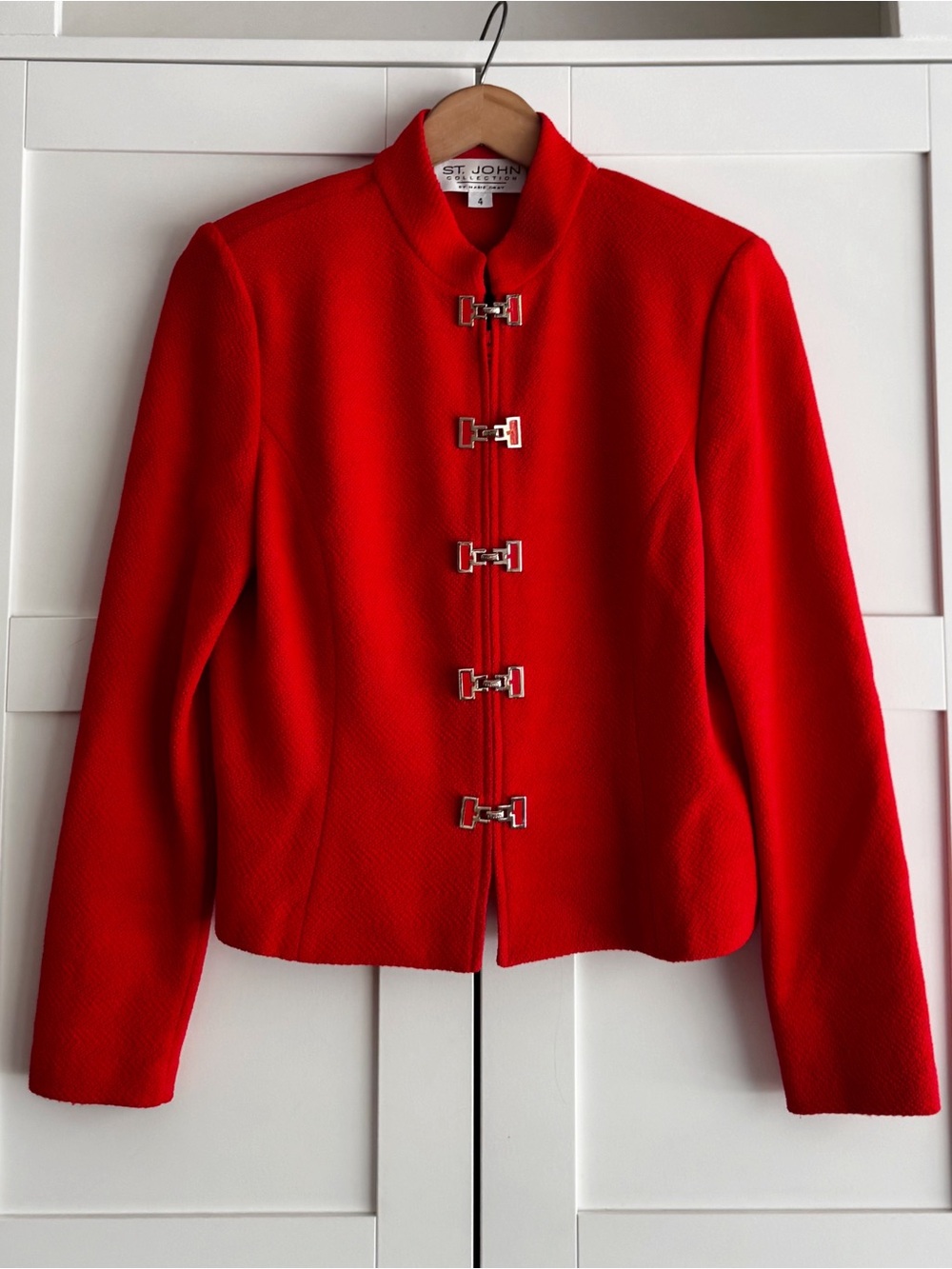 St. John Collection Red Knit Blazer Jacket With Gold Latch Hardware Size 4